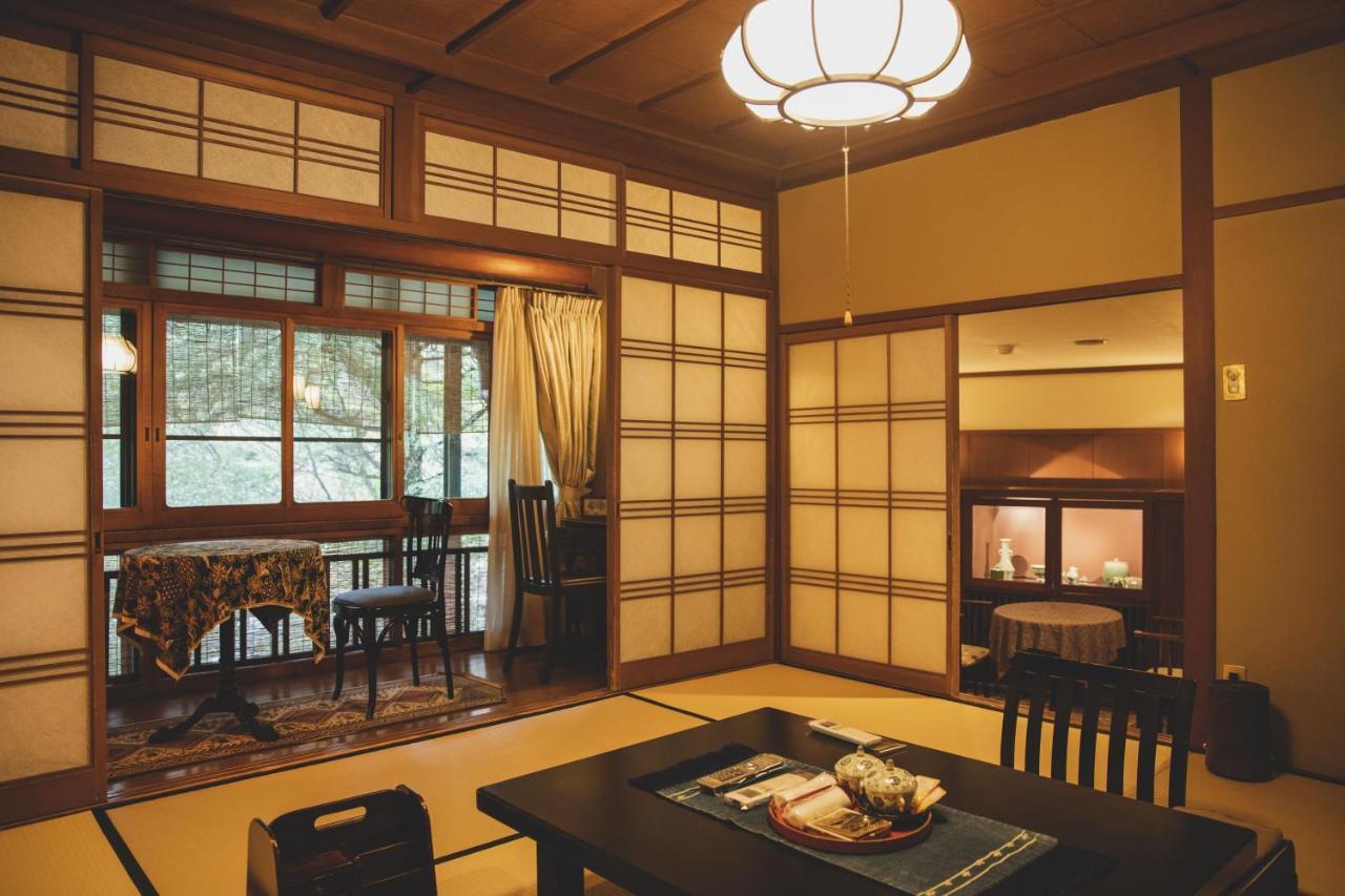 Hotel Arima Onsen Tocen Goshobo à Kōbe Extérieur photo A traditional Japanese room