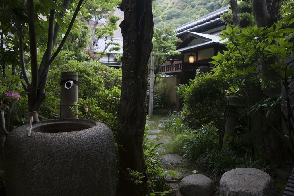 Hotel Arima Onsen Tocen Goshobo à Kōbe Extérieur photo A tea house in Kyoto